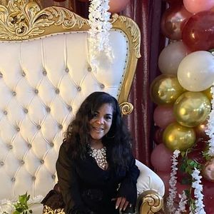 Meet your Posher, Malika